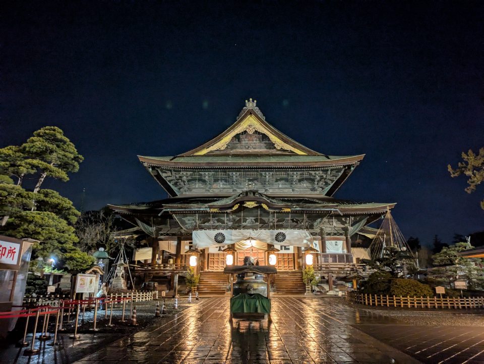 長野市の善光寺へ初詣