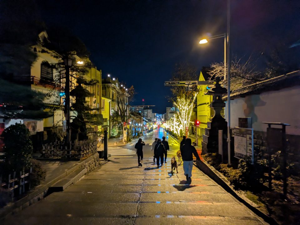 夜の善光寺へ初詣